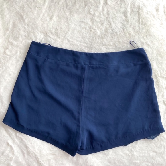 Francesca’s Boutique Shorts w/ Lace in Size Medium - Picture 10 of 10